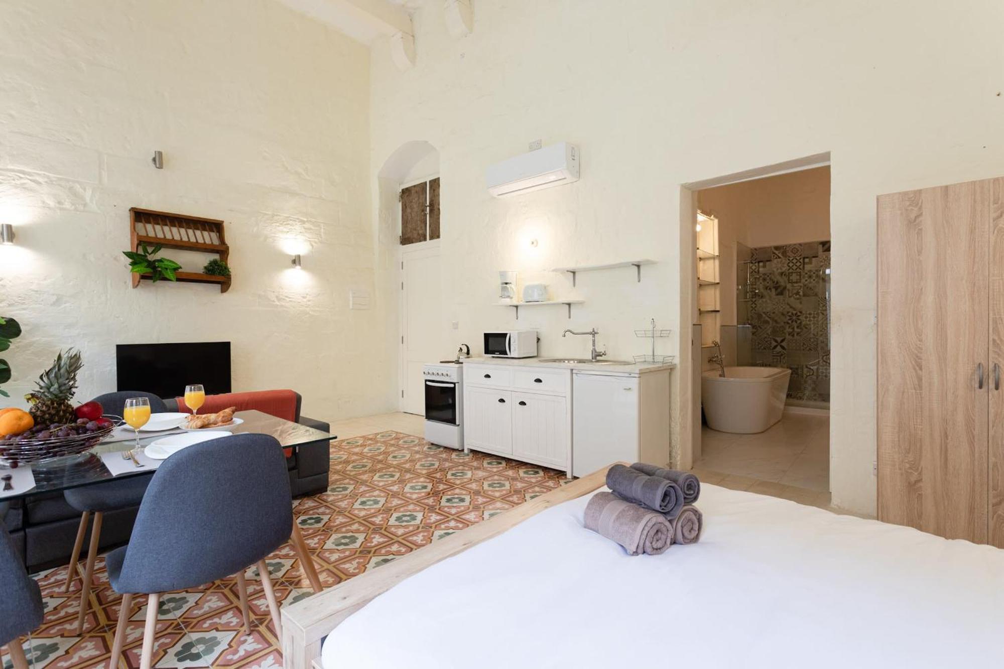 Valletta Exclusive 3Br House With Rooftop Terrace - Cityapartmentstay Bagian luar foto