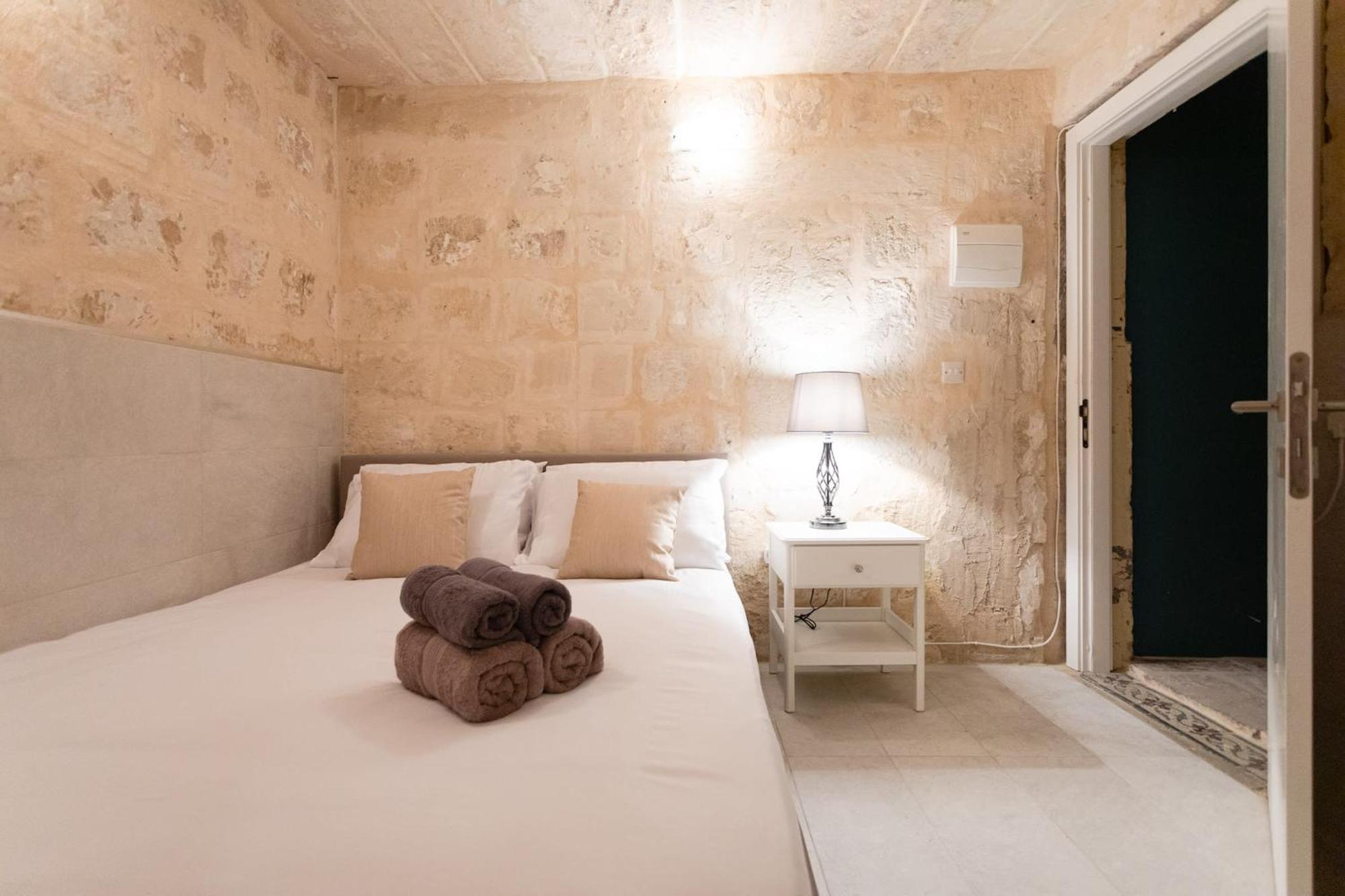 Valletta Exclusive 3Br House With Rooftop Terrace - Cityapartmentstay Bagian luar foto